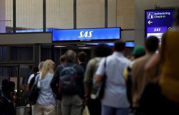 Scandinavian Airlines dijo en un comunicado al Washington Post que “ya han modificado algunos procedimientos en la puerta de embarque después de que ocurrió el incidente” (TT News Agency/Ali Lorestani via REUTERS)