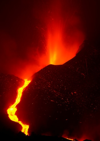 La nueva colada de lava, con temperaturas de hasta 1.240 grados centígrados