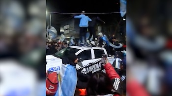El video viral que muestras lo destrozos de un patrullero municipal en los festejos tras el triunfo de Argentina