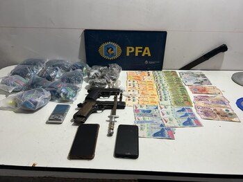 Los investigadores allanaron cuatro lugares