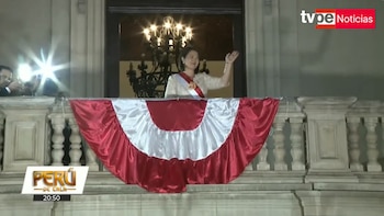 Keiko Fujimori da su primer balconazo y envía mensaje a todos los peruanos: “Siempre tendremos un gobierno de cercanía”