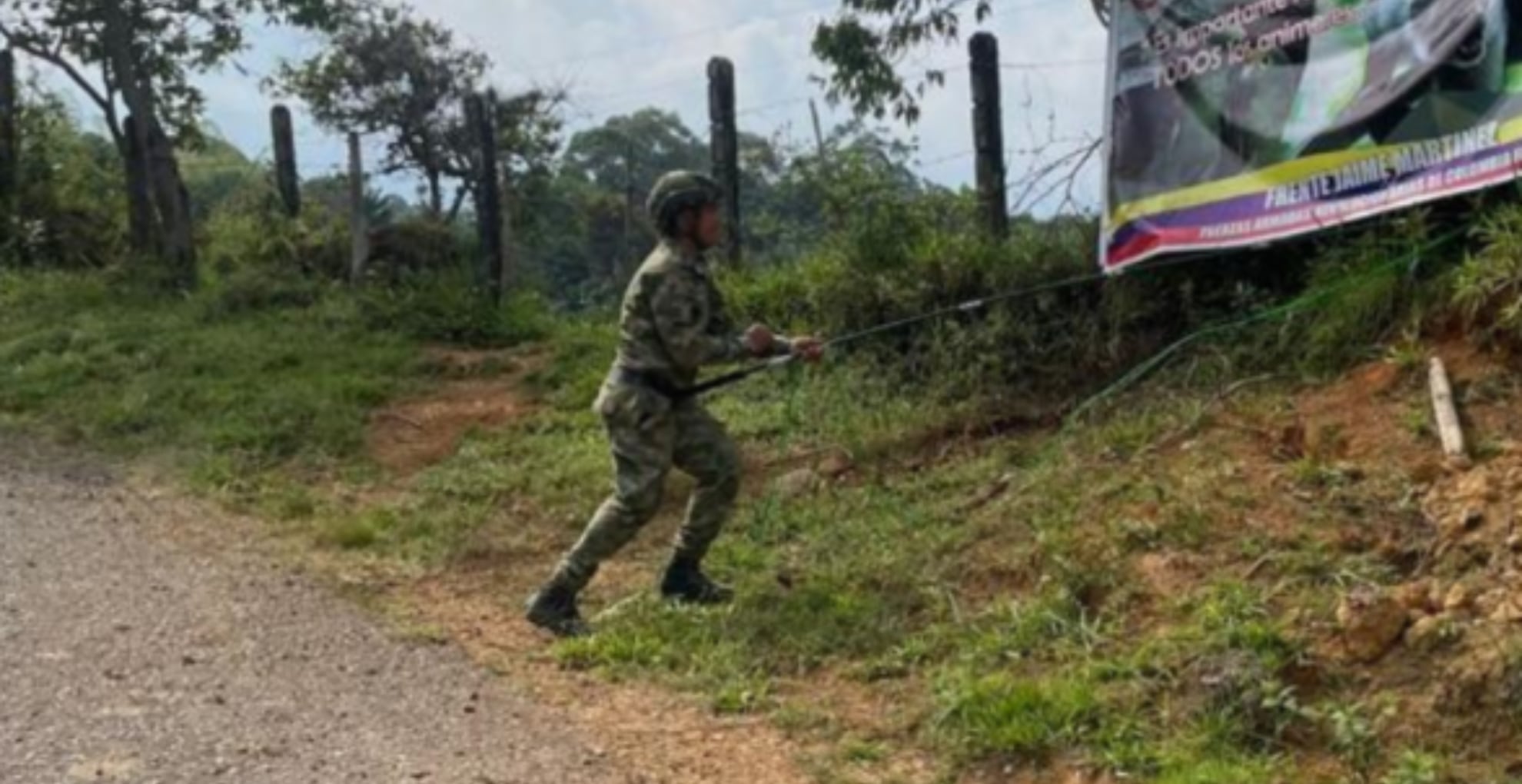 Operativos recientes del Ejército Nacional buscan recuperar el control territorial tras la aparición de banderas y vallas alusivas a grupos armados ilegales en corregimientos de Jamundí - crédito Alcaldía de Jamundí
