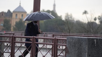 Fisterra (A Coruña) registró ayer 80,2 l/m2 de lluvia en 24 horas e Híjar (Teruel) tuvo la máxima de España con 39,5ºC
