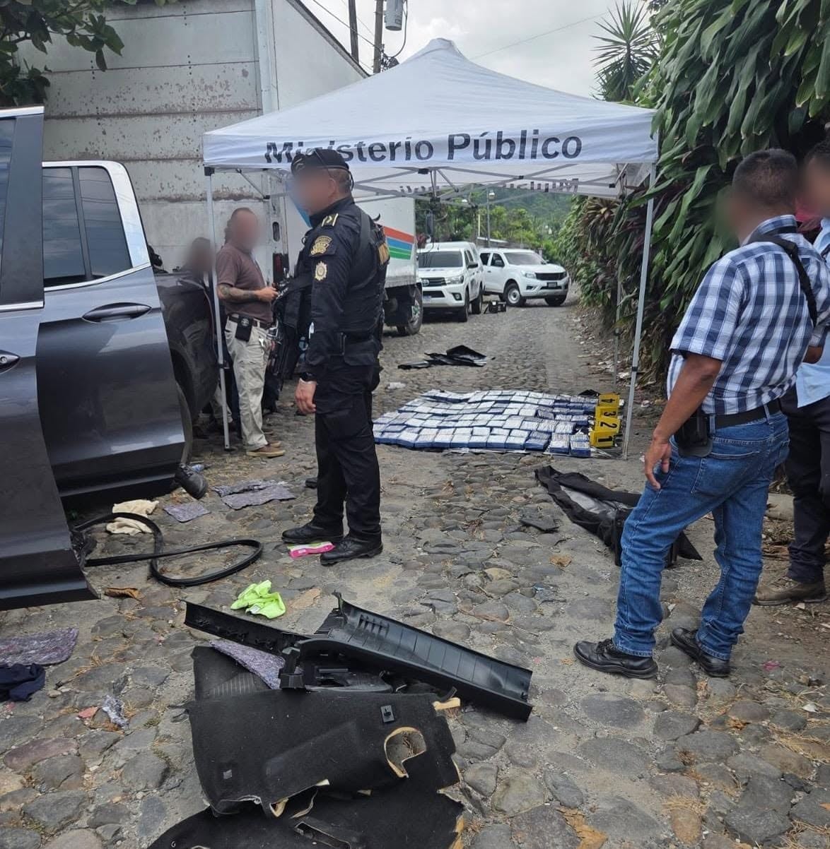 Las autoridades ejecutaron 11 allanamientos y órdenes de captura en diligencias vinculadas con narcomenudeo y extorsión en Guatemala. (PNCdeGuatemala)