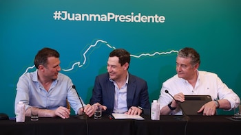 Sanz acusa a Montero de "destrozar" el SAS cuando fue consejera y pide "no pisar el freno" el 17M en Andalucía