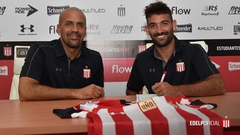 Caute firmó un contrato con