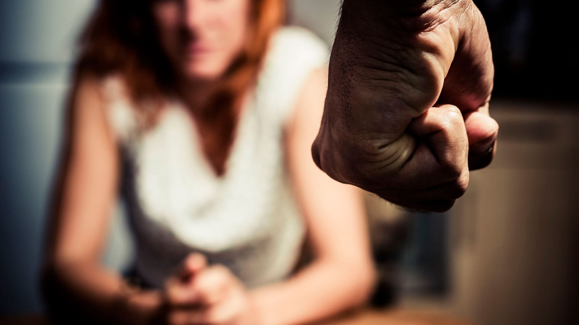 El fallo reconoce el impacto de la violencia de género en la vida personal, laboral y emocional de la reclamante, incluyendo la necesidad de tratamientos psicológicos y psiquiátricos. (Foto de archivo: Shutterstock)