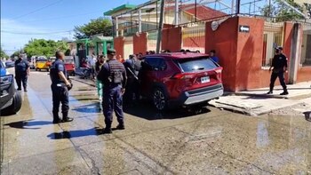 Imagen de la camioneta baleada,