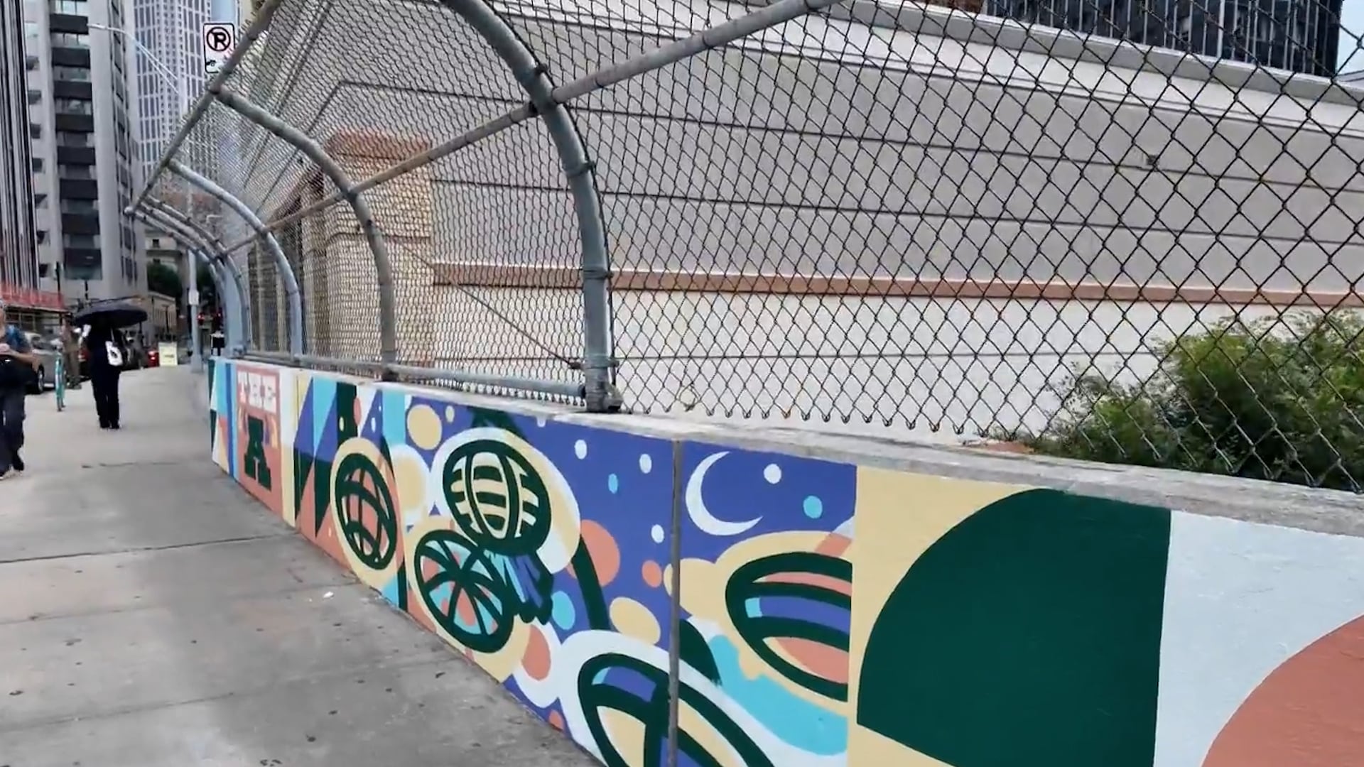 La ubicación estratégica del mural en la estación central de MARTA convierte la obra en una bienvenida visual para visitantes y turistas durante la Copa Mundial de la FIFA