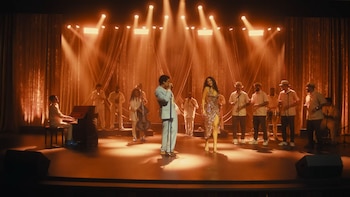 El tema evoca nostalgia mientras