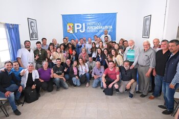 Con militantes peronistas en el