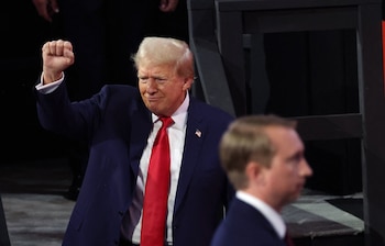 La víspera, Trump asistió a