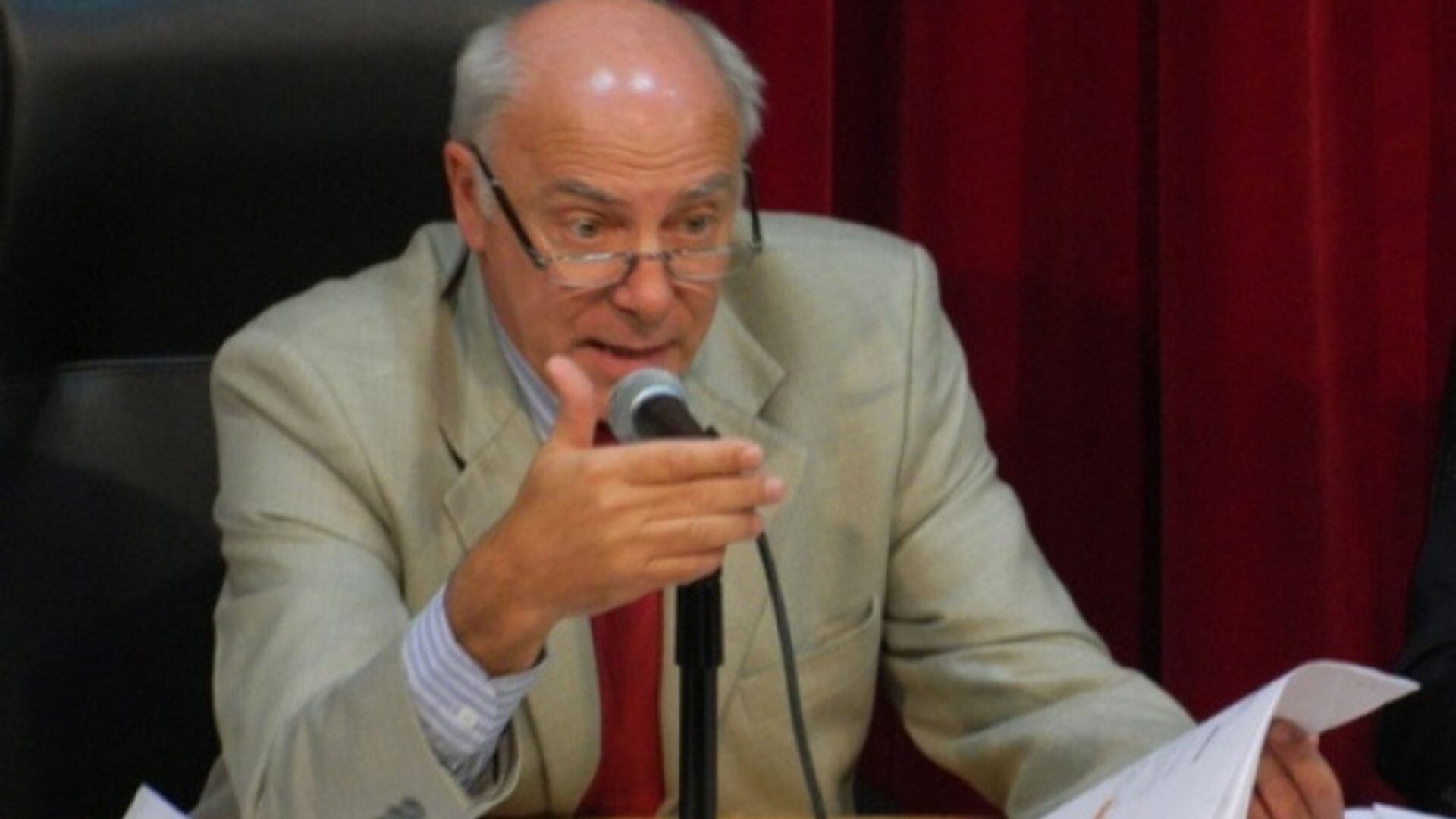 Los acusadores solicitaron llevar a juicio al exjuez Jorge Ferro, acusado de beneficiar con sus fallos al estudio jurídico de Alejandro Ferrarello en causas vinculadas al prostíbulo Madaho’s de Mar del Plata