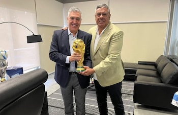 El abogado Gregorio Dalbón junto