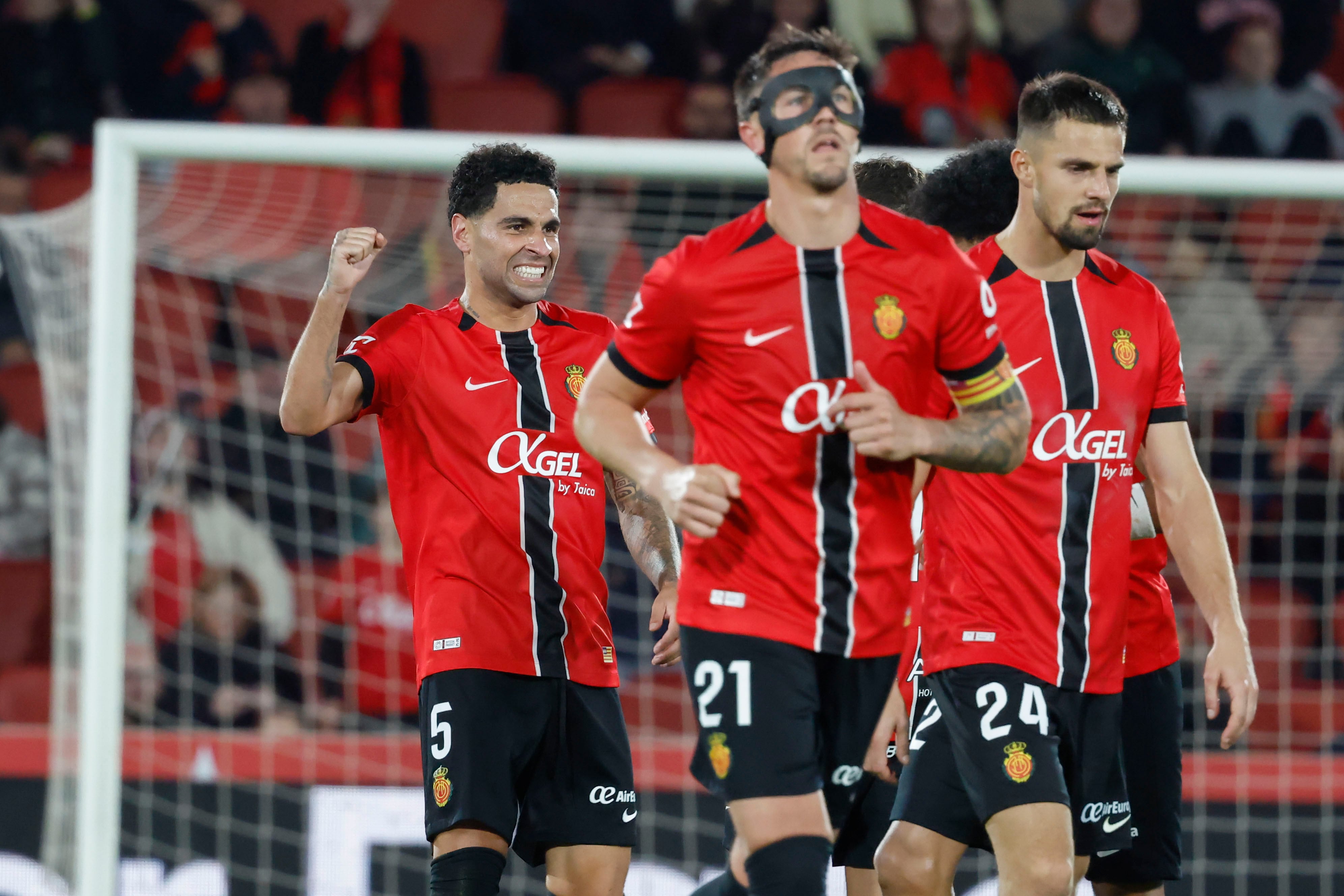 Mallorca ocupa la posición 16 de La Liga con 18 puntos, a solo dos de los puestos de descenso - crédito Cati Cladera/EFE