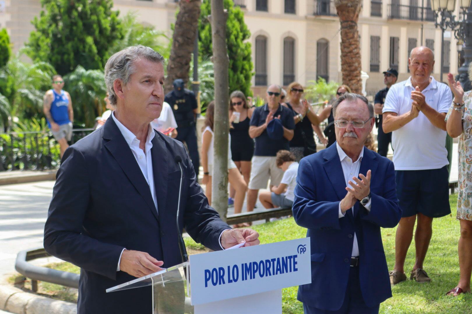 Feijóo critica al Gobierno español por su falta de respuesta ante la crisis migratoria en Ceuta