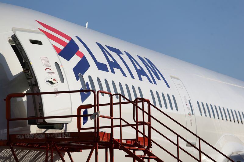 Latam Airlines Colombia confirmó este domingo la cancelación de sus vuelos programados para el 23 y 24 de noviembre en la ruta Bogotá–Caracas–Bogotá (REUTERS/Ivan Alvarado)