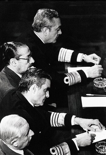 En el banquillo de los