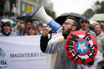 Los maestros suspendieron actividades durante marzo y abril de 2026 y exigieron que la reposición se realice solo en la jornada regular, entre el 1 y el 19 de junio - crédito AP