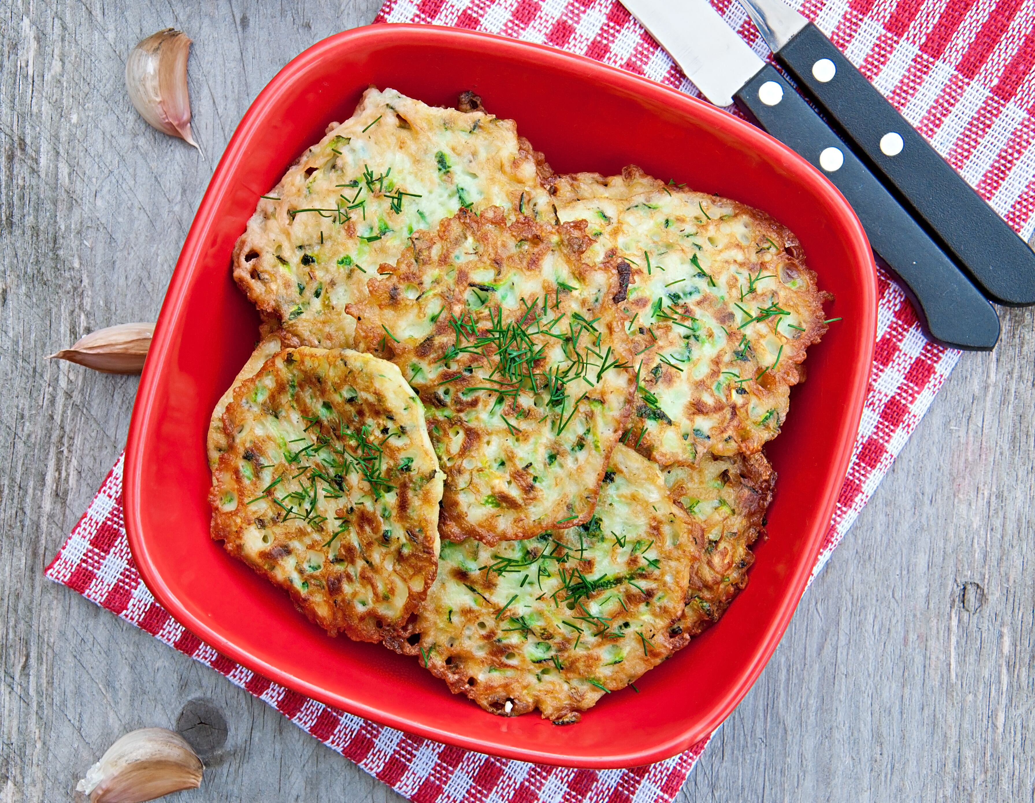 Receta fácil de tortitas de calabacín y queso para todos los gustos