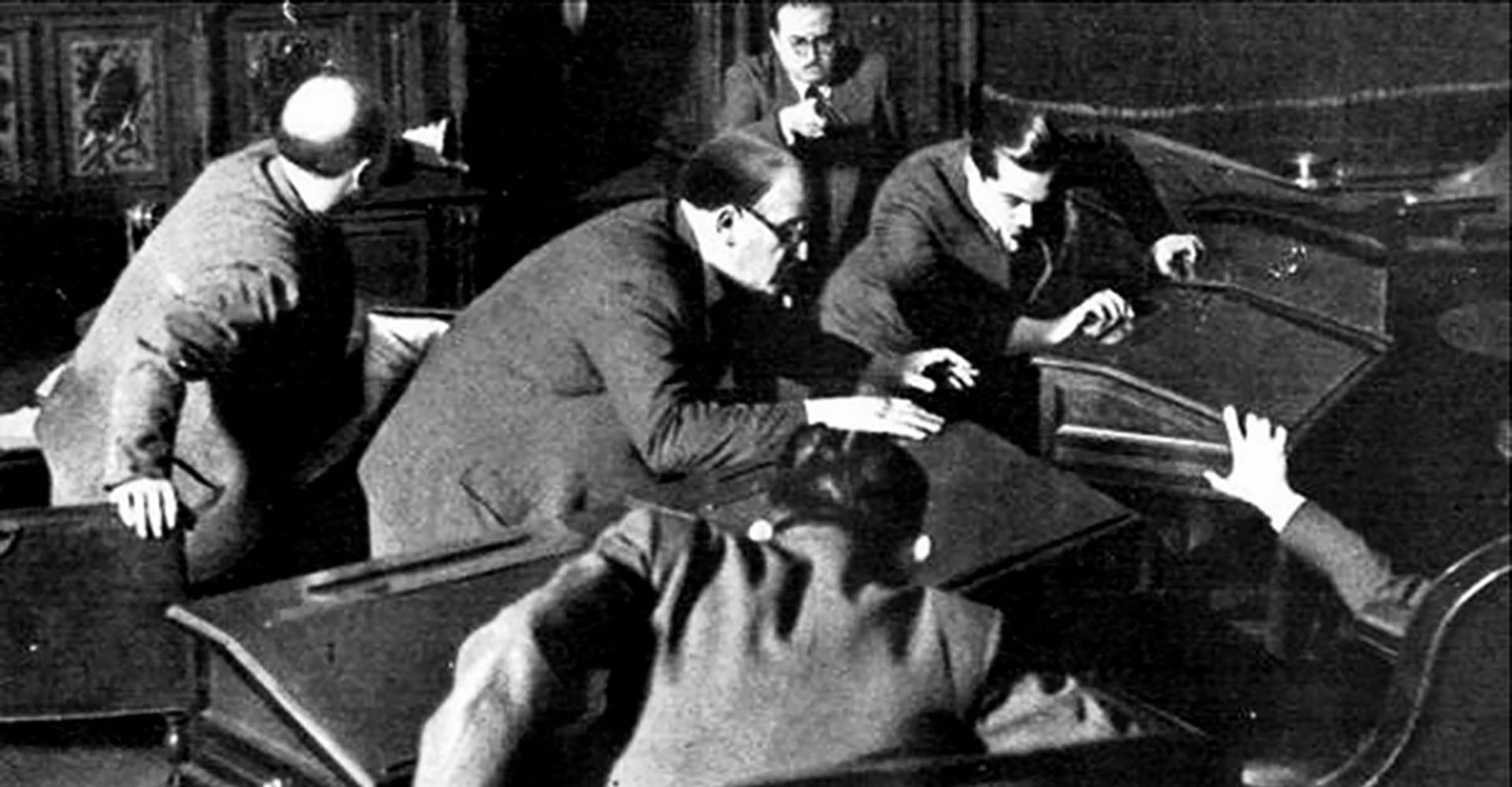 El hombre que sabía demasiado y el guardaespaldas que disparó cuatro veces: un muerto equivocado en el Senado de la Nación