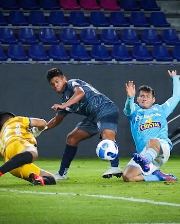 Marlon Perea ante Blooming, donde