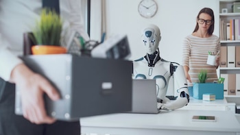 Cada vez más trabajadores sienten miedo por la IA y el riesgo de ser reemplazados por robots