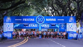 La edición 50 de Fiestas Mayas reunió a más de 15 mil corredores en Palermo