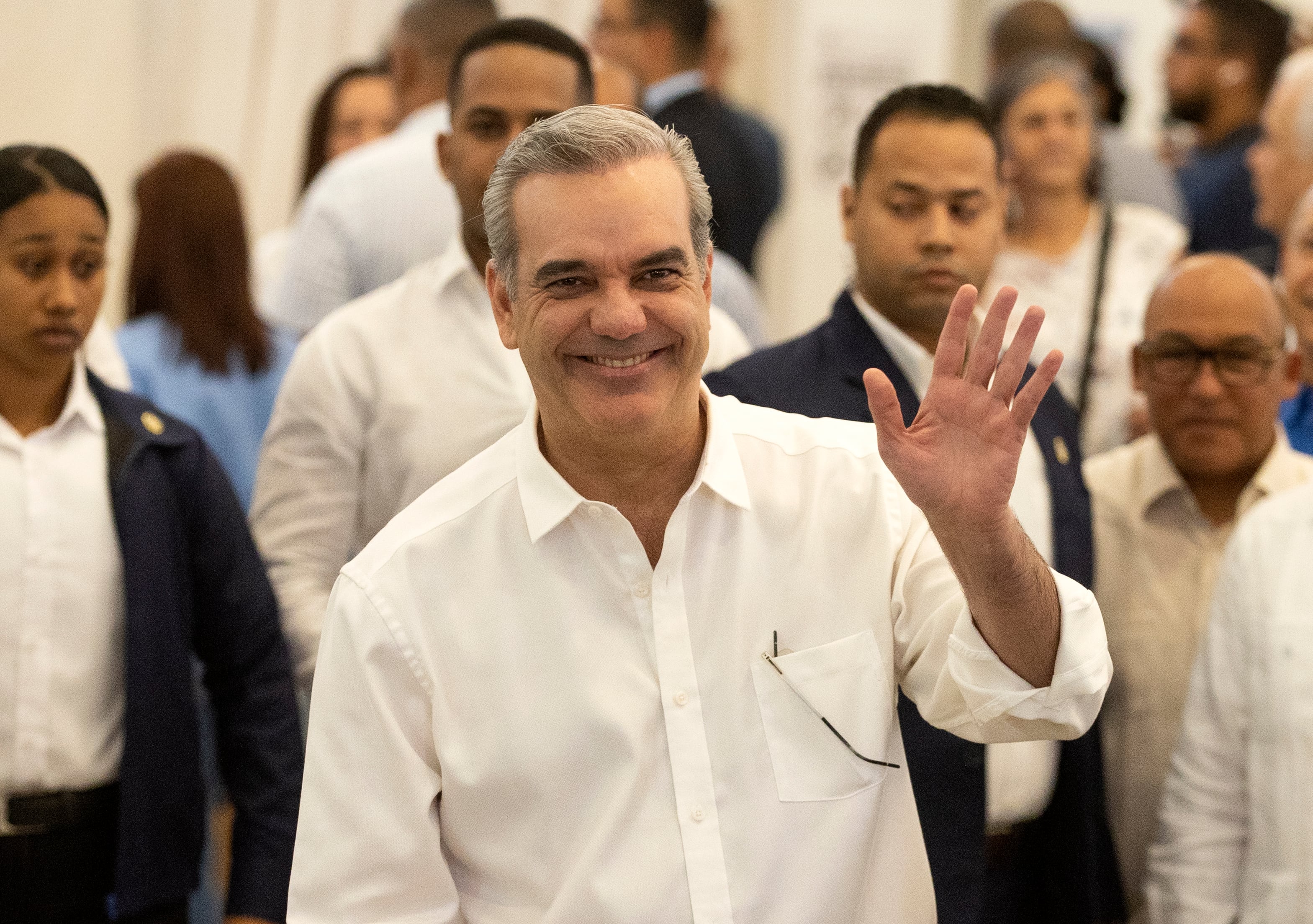 El mandatario advirtió que ningún dirigente podrá usar una función pública para obtener ventajas indebidas dentro del PRM. (EFE/Orlando Barría)