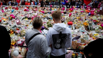 Una mochila bomba, un concierto de Ariana Grande y 22 muertos: el atentado en Manchester que unió al mundo