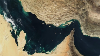 Emiratos Árabes Unidos creará corredores alternativos para blindar sus exportaciones ante la guerra entre Estados Unidos e Irán