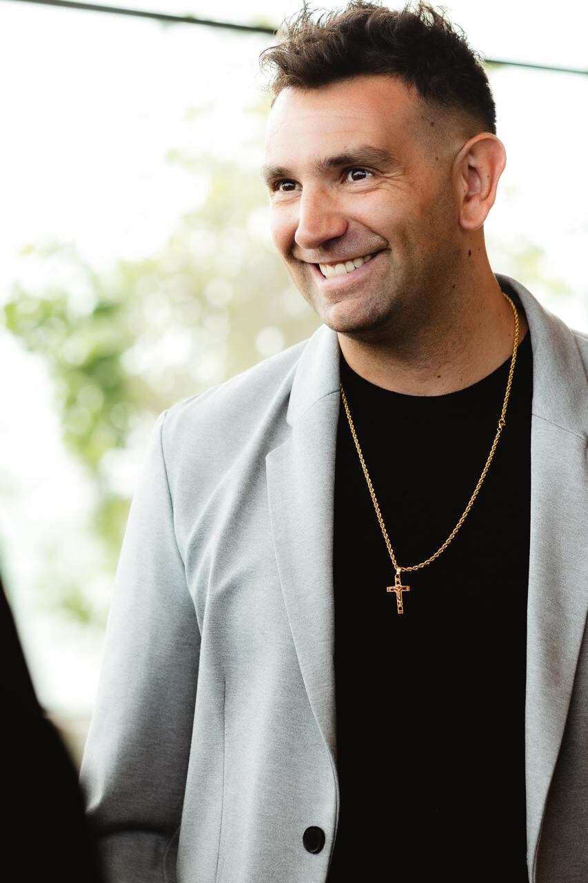 Alejandro Martínez, hermano del Dibu