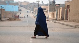 El régimen talibán realizó once flagelaciones públicas en Kabul por delitos de adulterio y tráfico de drogas