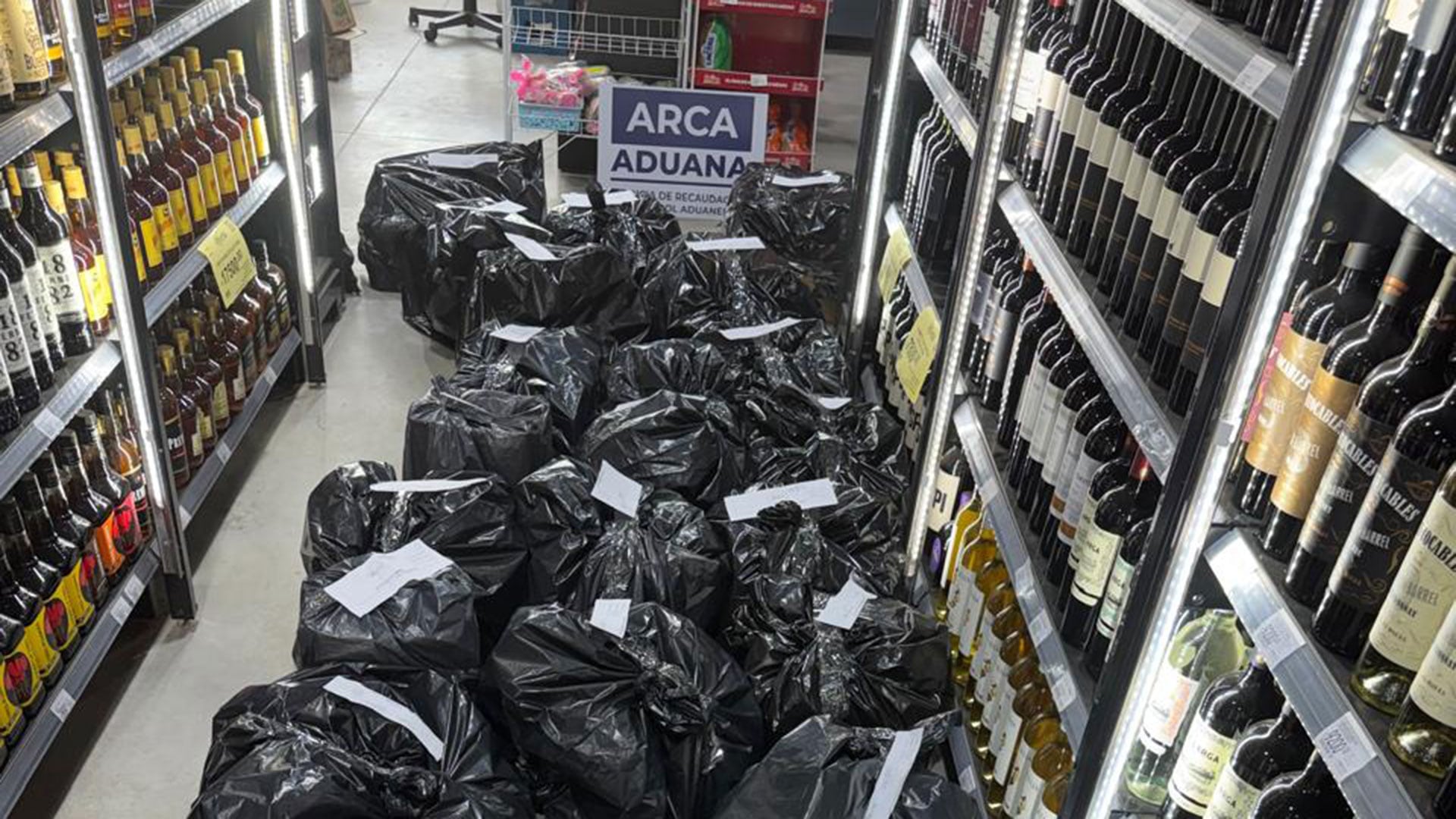 La Aduana realizó operativos para evitar el contrabando de bebidas alcohólicas en todo el país