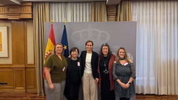 Tres asociaciones entregan 15.000 firmas