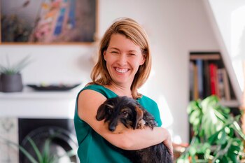 La escritora y periodista Svenja