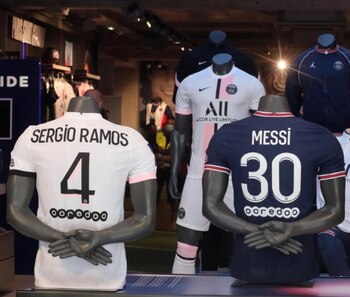 La venta de camisetas también