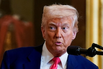 La iniciativa de Trump recibió apoyo y propuestas similares de legisladores republicanos y demócratas, que buscan mitigar el impacto de la crisis energética (REUTERS/Nathan Howard)