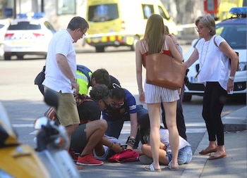Cuatro de los atacantes de Cambrils cayeron en el acto por los disparos de un solo agente de los Mossos (AP)