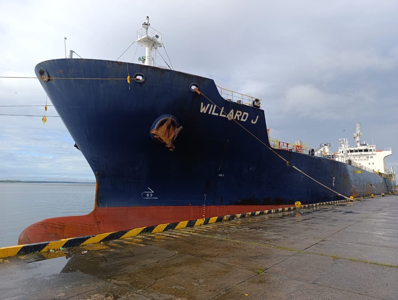 La interrupción de actividades logísticas en la principal terminal marítima del departamento amenaza la llegada de combustibles, afectando la movilidad y la generación eléctrica en la región sur de Colombia - crédito Puerto de Tumaco