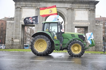 Agricultores protestan en Madrid contra