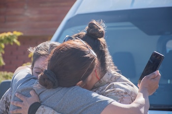 Familiares y amigos se abrazaron