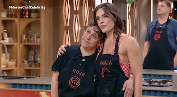 Emilia Attias y Julia Calvo,