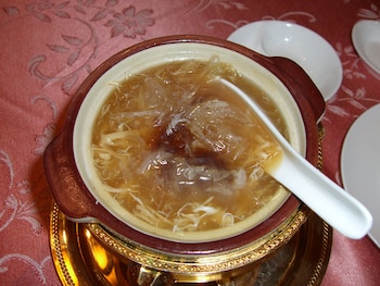 Sopa de aleta de tiburón. (Caspian blue/Wikimedia Commons)