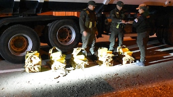 Encontraron casi 400 kilos de cocaína en camiones cisterna en Santa Fe: imputaron a dos choferes y un acompañante