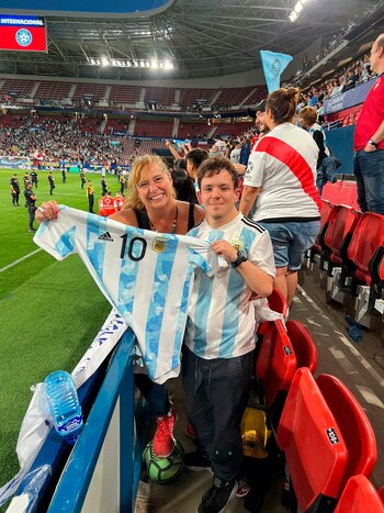 Tomi y la camiseta de messi