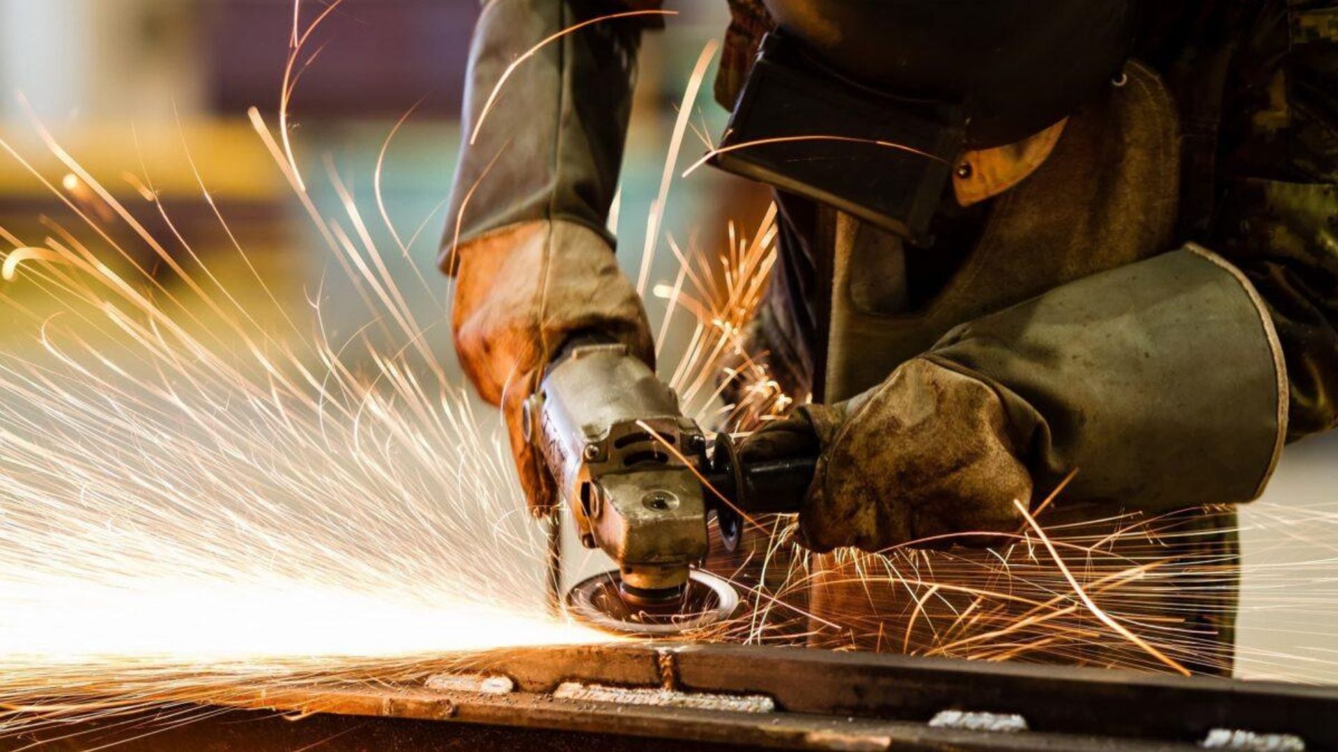 La expansión del trabajo independiente se concentró en servicios personales, tareas de mantenimiento, producción domiciliaria y comercialización informal de baja productividad (SNI)