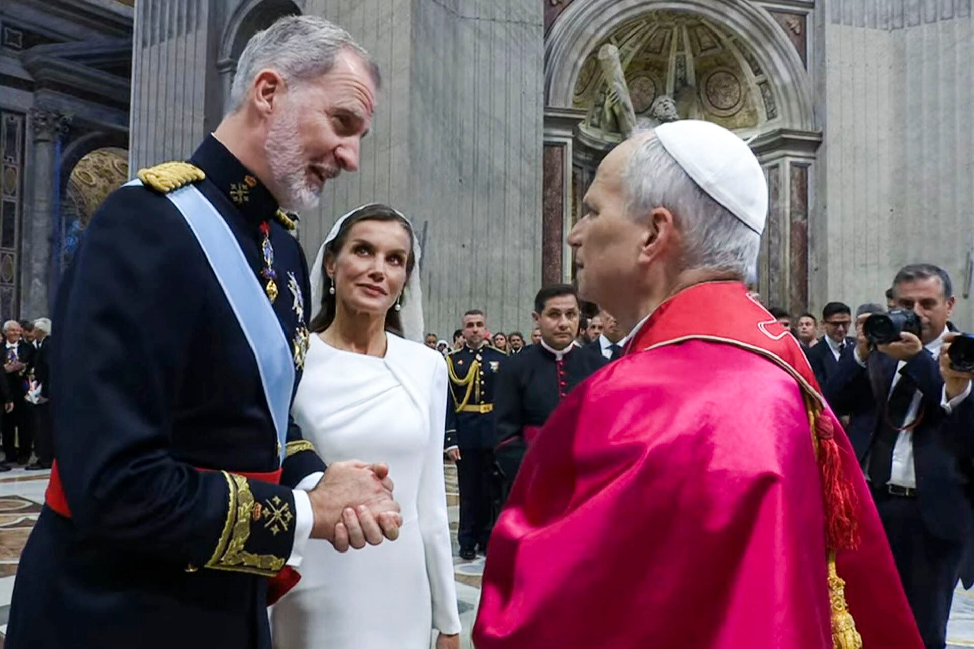 La ruta del Papa León XIV junto a la familia real española: del  recibimiento de los reyes con la princesa y la infanta a la oración con la  reina Sofía - Infobae
