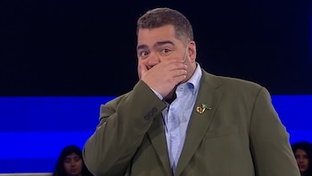 Un concursante de Ahora Caigo contó dónde conoció a su pareja y sorprendió a Darío Barassi: “Ya no estás para eso”