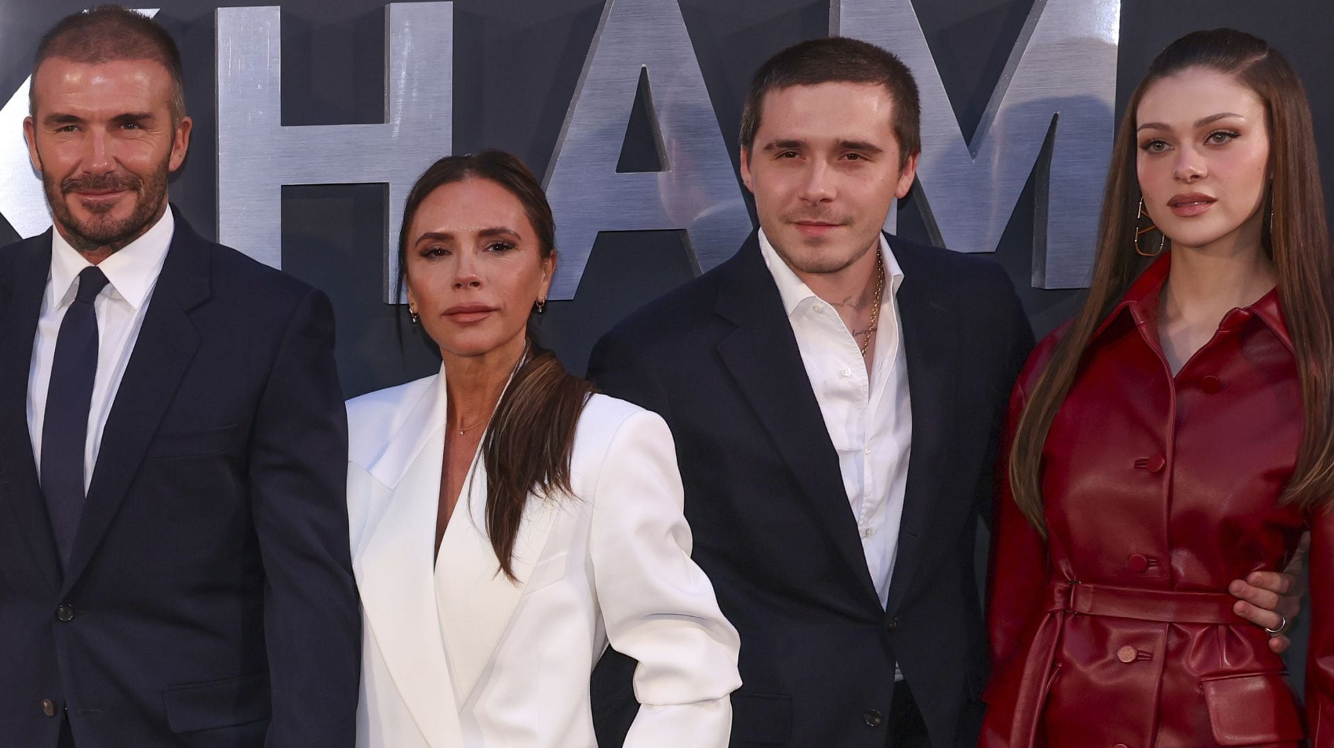 Brooklyn acusó públicamente a sus padres de intentar arruinar su relación con Nicola y de ejercer presiones familiares antes de su boda (AP/Vianney Le Caer)